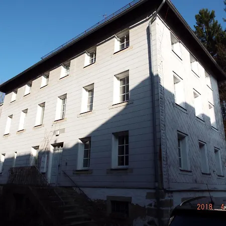 Haeuser Mit Mehrere .3.4 Oder5 Fuer Gastarbeiter Oder Pendler ! Appartement *